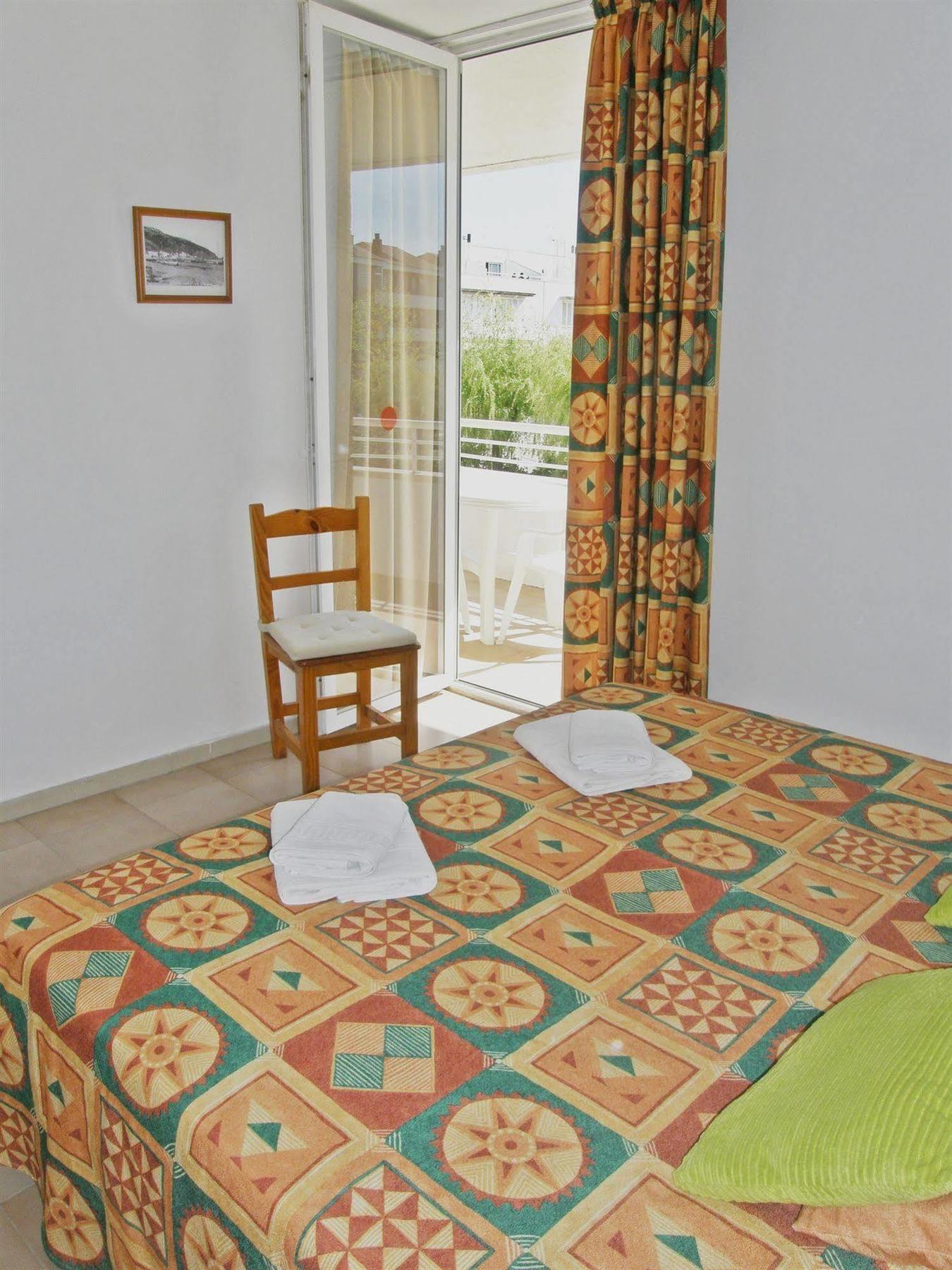 Apartamentos Miami レスタルティット エクステリア 写真